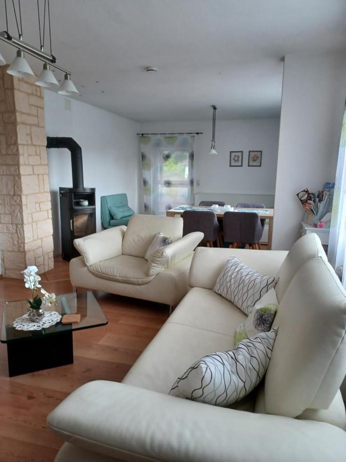Ferienwohnung Landsburgblick Neuental Bagian luar foto